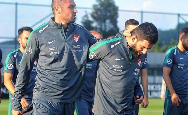 Arda Turan  <br>  "imdi Burak'n yannda Seluk'un yannda bizim tipimizin konuulacak hali yok."