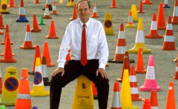 Trafik Konileri<br>    David Morgan imdiye kadar yaplm 137 adet farkl trafik konisine sahip.