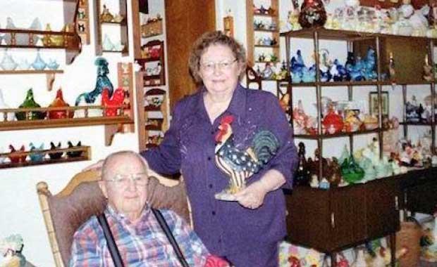 Tavuk ile lgili eler<br>    Cecil ve Joann Dixon ifti 40 ylda biriktirdikleri 6.505 adet tavuk temal e ile Dnya rekorunun sahibiler.