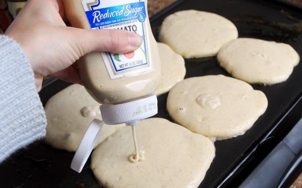 Ketap ve mayonez ielerini pancake yapm iin kullanabilirsiniz.