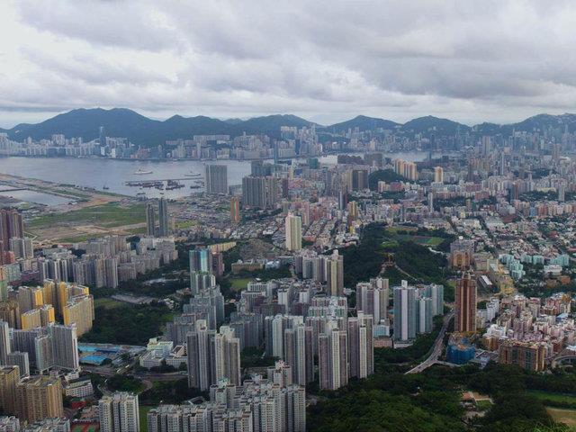 <p>1- Hong Kong</p>  <p>2013 ziyareti says: 25,661.1</p>  <p>2014 ziyareti says: 27,770.0</p>