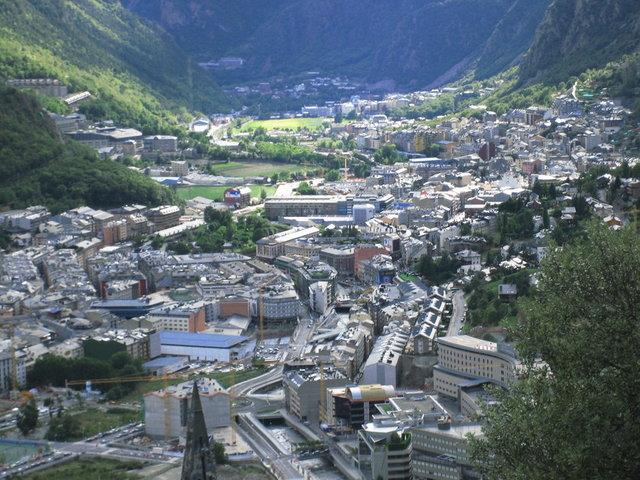 <p>83-Andorra la Vella, Andorra</p>  <p>2013 ziyareti says: 2,328.1</p>  <p>2014 ziyareti says: 2,397.9</p>