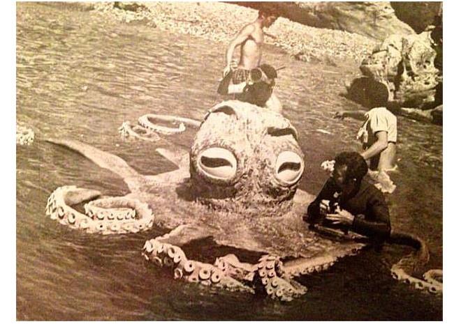 Ve ite tarihi belge: Tarkan Viking Kan filmindeki ahtapotu canlandran sinema emekisi! Tarkan Viking Kan filmindeki ahtapot sahnesi Bodrum Kalesi'nin altnda ekilmitir.