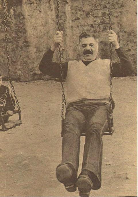 Erol Ta, Cankurtaran ocuk parknda elenirken.