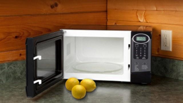 Limon gibi asitli meyveleri daha sulu hale getirmek iin mikrodalga frnda 15-20 saniye stmanz yeterli.