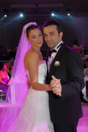 Sonunda &#8220;Benimle evlenir misin?&#8221; yazyordu.