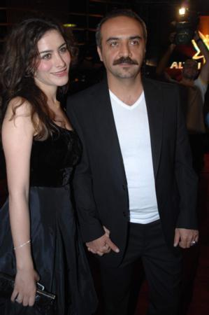 &#8220;Oyunculuk zerine sohbet ederken birden &#8216;Ben seninle evleneceim&#8217; deyip gld.