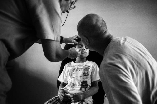 Bu sendrom nedeniyle mrn glgede geiriyor; arkadalaryla gndz gzyle oynayamyor.