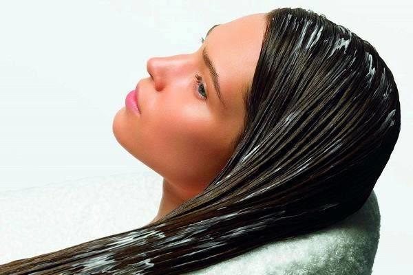 Hazrlan    <br>Btn malzemeyi kak yardm ile iyice kartrn.    Hazrladnz karm nemli haldeki salarnza masaj yaparak uygulayn.    15 dakika sanzda bekletin ve ampuan ile durulayn.