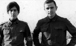 Mzik dnyasnn unutulmazlarndan Bar Mano, askerliini Ankara Polatl'da yapt.