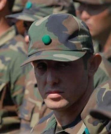 Bir baka nl futbolcu Nihat Kahveci de askerliini yeil sahalardan arkada Belzolu ile ayn yerde yapt.