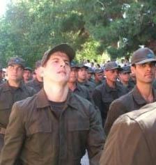 Emre Belzolu askerliini Burdur&#8217;daki 58. Piyade Er Eitim Alay&#8217;nda yapt.