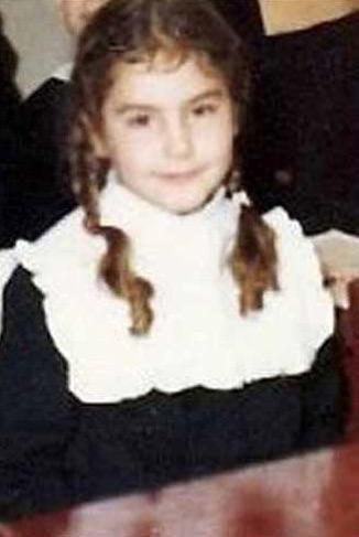 Ece Skan'n ocukluk resmi