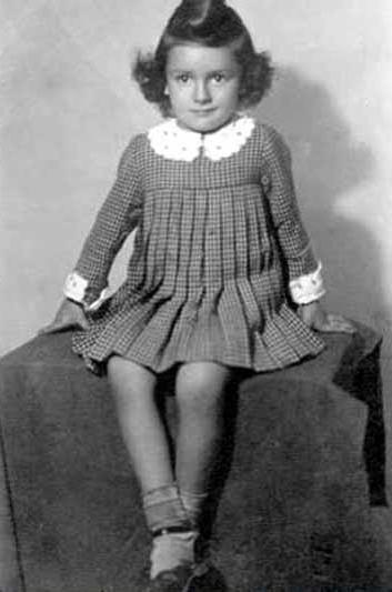 Ajda Pekkan'n ocukluk resmi