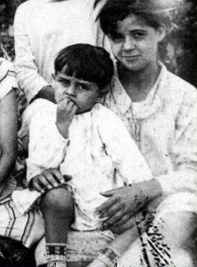 Attila lhan'n ocukluk resmi