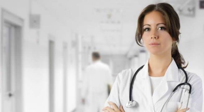 Kamuda yaklak 720 bini akn taeron iisi almakta olup, bunun da yaklak 150-200 bin kiisi asl ilerde almaktadr. Dolaysyla hem asl ilerde ve hem de yardmc ilerde alan yaklak 720 bin ii bu haktan yararlanacak. Bu ekilde kadroya alnacak iiler, 12 ay boyunca ve tam zamanl olarak alanlar olup emekli olana kadar altrlacaklar. Emeklilie hak kazananlar bu durumdan yararlanamayacak. 3 aylk veya 6 aylk bir alma dnemi iin geici altrlan kiiler bundan faydalanamayacak.