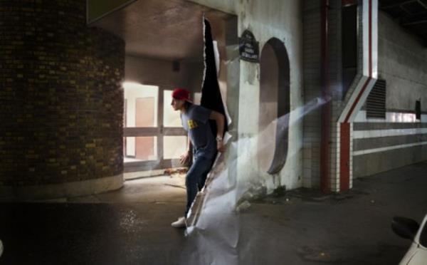 Kimisi objektifler, kimisi de montaj teknikleri ile hazrlanm bu fotoraflar kafalar kartryor.