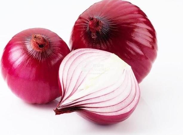 Kulak uultusuna, nlamasna, armasna son! Kulak vcut iin kritik bir organ. Neredeyse btn dengemizi salayan bir organ. Ona bir zarar geldiinde sknt byk oluyor. Kulakta yaanan uultu, nlama ve ar gibi durumlarn acsn yaayan bilir. Byle bir durumda yapmlas gereken, soann gbeini ikiye blp kulaklara tpa gibi koymaktr. Birka saat ierisinde soan sknt neyse inanlmaz ekilde tedavi edecektir.