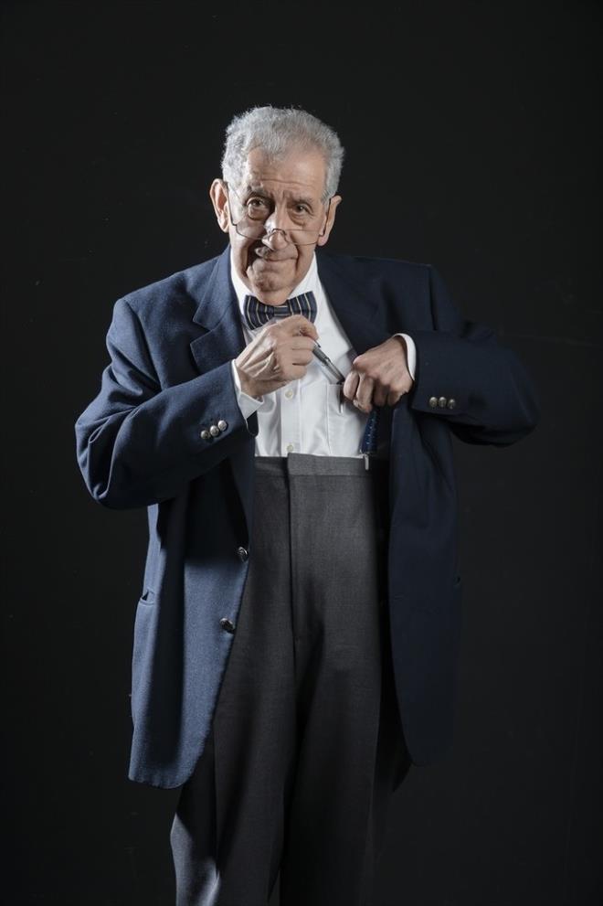 Yarmada Portre Fotoraf mansiyon dln Hrriyet Gazetesi'nden Levent Kulu, ayn gazetenin yazar Doan Hzlan'n fotoraf ile elde etti.