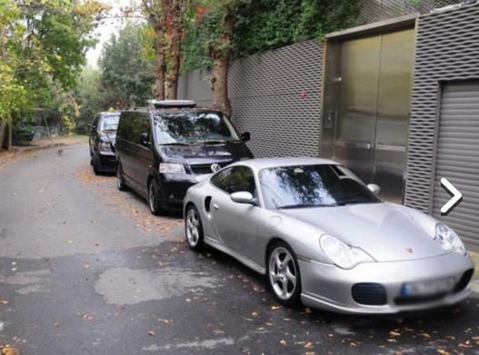 Megastar&#8217;n zel plakalaryla dikkat eken aralarnn toplam deerinin 1 milyon liradan fazla olduu renildi.