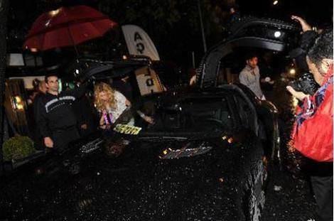 Bir sre nce de 385 bin Euro (739 bin TL) deyerek 2010 model Mercedes SLS AMG satn ald.