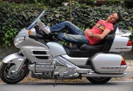 Acun Ilcal'nn tek tutkusu lks arabalar deil.