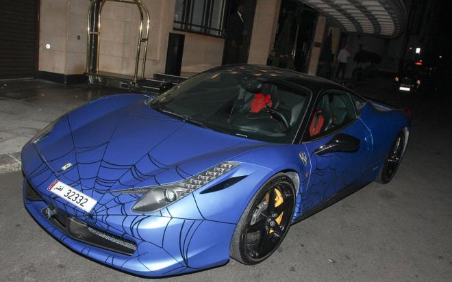 Bugatti&#8217;den Ferrari&#8217;ye ve ad san duyulmam en son moda ve lks zel yapm aralar da otellerin park yerlerini sslyor.