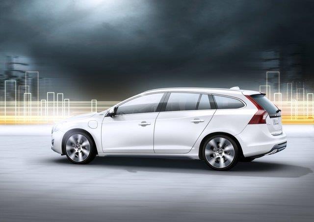 <p>VOLVO V60 Plug-In Hybrid</p>    <p>ARPIMA EMNYET: %100</p>    <p>SRC EMNYET: %93</p>    <p>OCUK ve YETKN YOLCU EMNYET: %83</p>    <p>YAYA EMNYET: %65</p>