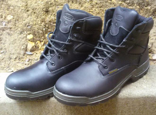 Su eken ayakkablar pratik bir yntemle su geirmez hale getirmeniz mmnkn.