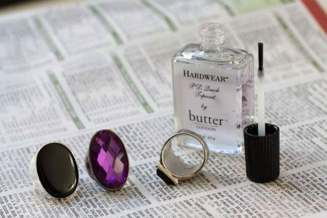 Yzn parmaktan kaymasn engellemek iin oje srebilirsiniz..