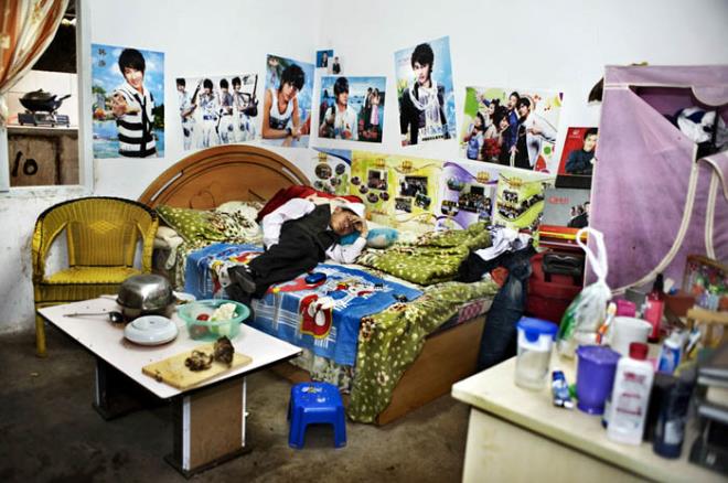 in&#8217;in Kunming ehri yaknlarnda 2009 ylnda alan tematik bir park, Cce mparatorluu (The World Eco Garden of Butterflies and the Dwarf Empire).