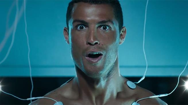 Türk Telekom&#8217;un GiGA 4.5G reklam kampanyasında rol alan Cristiano Ronaldo&#8217;nun rol aldığı reklam filmi için Türk Telekom'dan  ne kadar aldığı merak elidiyordu.