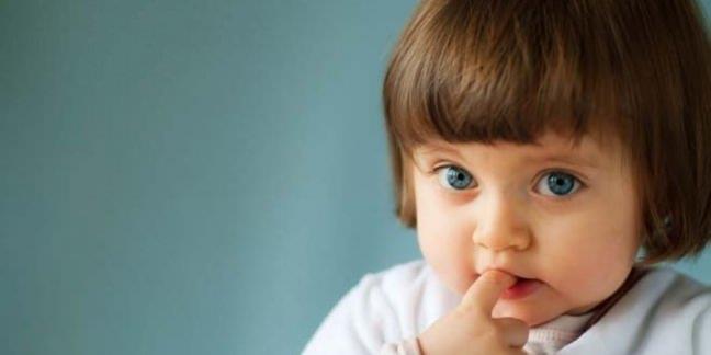 Dolaysyla trnak yeme alkanl ocuun akranlaryla oyun oynarken taklit ederek kazand bir davran olabilir.