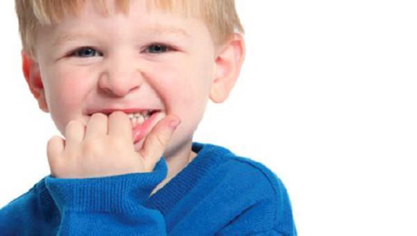 - ocuun yatlaryla olan iletiimdeki skntlar    <br>- Okul ortamnda kayg ve stres yaamasna neden olan herhangi bir durum