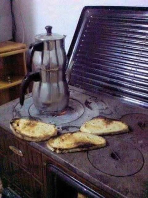 ay sobada demlenir ekmek sobada kzartlrd.