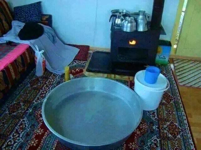 Sobalar ve damdan akan yamur suyunun bile deerli olmas 80'lerin vazgeilmezlerindendi.