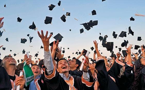 NVERSTE DPLOMASI: Gelecekte niversite diplomas daha nemli olacak. Diplomas olmayanlarn maa iin tavan olacak ve bunu aamayacaklar. Varlk ve refah teknolojiden ve bilimden gelecek.