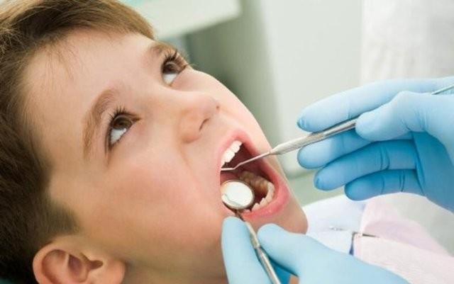 Amerikan Periodontoloji Akademisi Bakan Di Hekimi Stuart Froum,