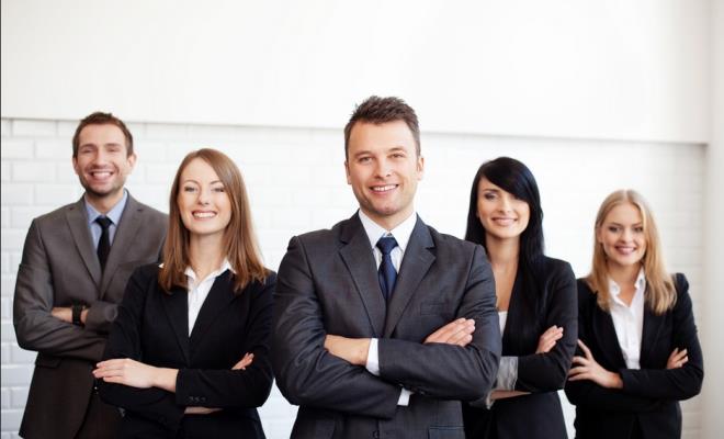 Buna gre konfederasyon ve sendikalar, Aile Bakanl&#8217;yla koordinasyon iinde nakdi tazminat demesi yapabilecek veya ayni ve nakdi yardmda bulunabilecek.