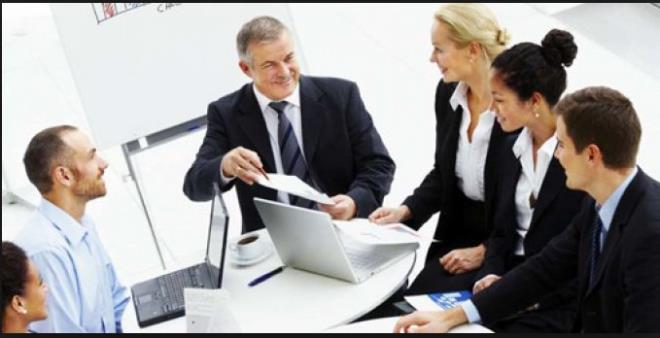 ALIANLARIN yllk izinleri iin yaplan yasal deiiklik kafalar kartrd. Kafa karklnn nedeni, torba yasa tasarsnda ngrlen dzenlemenin son dakika nergesiyle sil batan deitirilmesi oldu.