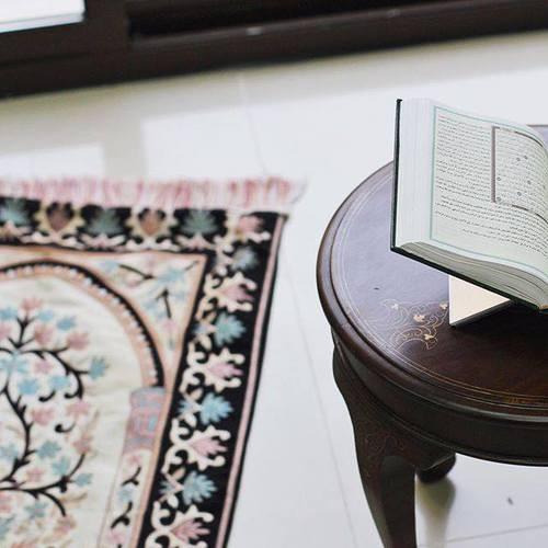 EN GZEL REGAP KANDL MESAJLARI  <br>  *Bu gece kulun yalvar ve yakarlarn Yce Mevla'ya sunaca ve O'nun sonsuz affndan, merhametinden, iyiliinden bol bol yararlanaca umut, huzur ve mjde gecesidir. Kandiliniz hayrl olsun!  <br>  *Avularn ald, gzlerin yaard, ilahi esintilerin kalpleri okad ann bir asra bedel olduu bu gece dualarda birlemek dileiyle Regaib Kandilinizi kutlarm.  <br>  *Bin damla serpilsin yreine, bin tatl mutluluk dolsun gnlerine, bin bir hayalin gerekleri bulsun, her trl dualarn kabul olsun, kandilin mbarek olsun&#8230;