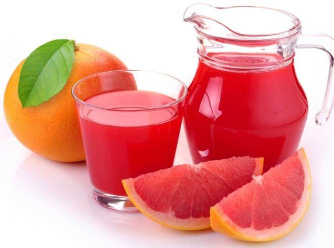 KANSERE KARI GREYFURT  Greyfurt vcudun enfeksiyonlarla mcadele etmesine yardmc olur. Kansere neden olan kanserojen maddelerle ierdii bol miktardaki flovanoidler yardmyla mcadele eder. Gnlk iki tane greyfurt tketimi byk oranda kolon kanserine yakalanma riskini azaltr ve kanser hcrelerinin ortadan kalkmasn salayabilir. Petkin ayrca sindirimin kolaylamasn salayabilir.