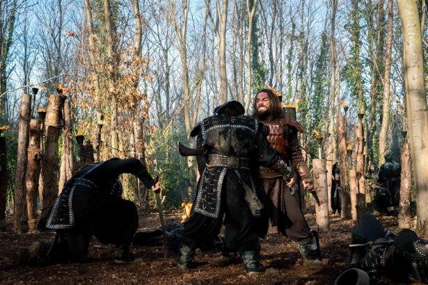 Bu durumda ilevsel ama bugn kullanmay zahmetli ve gereksiz bulurdum. O dnem iin hayati nemi var bunlarn. Aslnda bu kyafetler a d. Ama itiraf etmeliyim ki alvar inanlmaz rahat. Gnmz pantolonlaryla adm atmamz bile zor.