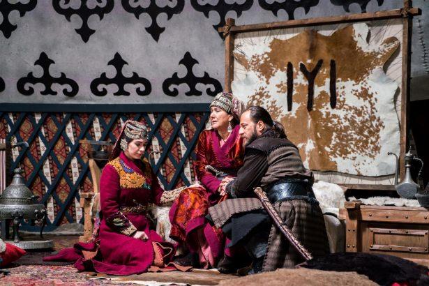 Bugnn erkekleri, souktan ya da savatan korunmak gibi dertlere sahip deiller. Srf klk iin vcut alanlar var.