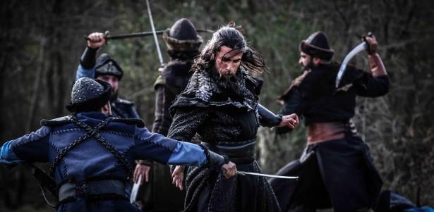 CENGZ COKUN: Bu kyafetler karakterimle btnlemem adn abir kpr nitelii tayor.