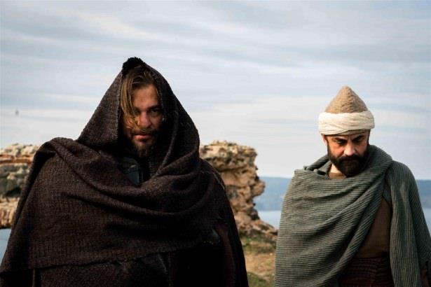 O zamann erkeklerinin mesul olduklar bir oba var, hayvanlar, insanlar, adrlar onlara emanet. nanlmaz bir sorumluluk duygular var ve bunu baarmak iin her an mcadeleye uygun giyiniyorlar.