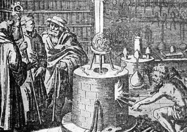 Akcierler: Kimyagerlerin atlyelerinde almalarn devam ettirirken, kullandklar atei srekli harlamas gereken insanlard.