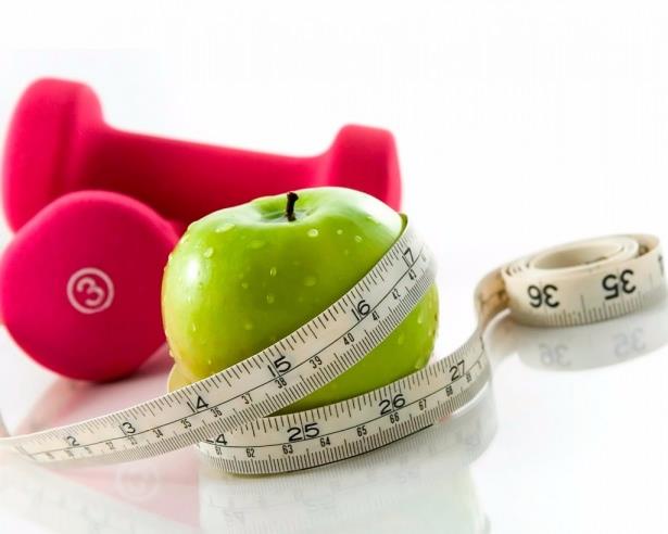 ou kadn, hzl kilo vermek iin hevesle balad diyeti yarda brakyor.