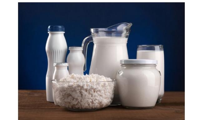 KEFR  St rnleri olarak kategorize edilen kefir, dzenli olarak iildiinde baklk sistemini glendirdii uzmanlar tarafndan dile getirilmitir.  Doal Kefir mayas ile st'n fermante edilmesiyle oluan kefir'in Kafkasya da m? Yoksa Orta Asya'da m? lk defa retildii konusu halen tartmaldr.