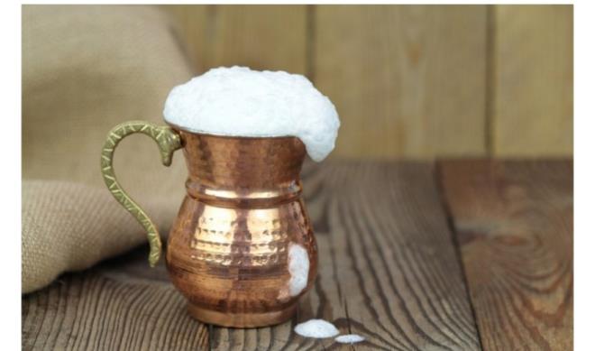 AYRAN  Trkler Orta Asyadaki ilk tarih sahnesine ktklarndan beri ayran imilerdir ve ayran ngilizceye 'iilebilir yourt' olarak gemitir.